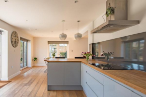 Large family home by the sea - The George